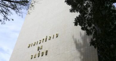 Equipe da Força Nacional do SUS chega a Roraima para avaliar atendimento de saúde na fronteira com a Venezuela.