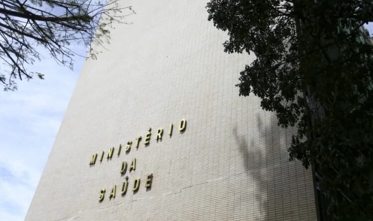 Equipe da Força Nacional do SUS chega a Roraima para avaliar atendimento de saúde na fronteira com a Venezuela.