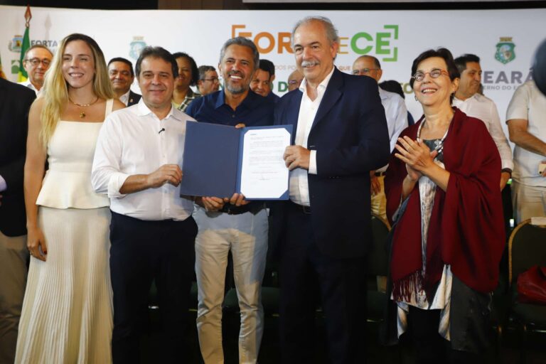 Autoridades anunciam investimentos do BNDES e do Governo do Ceará em infraestrutura urbana, água e tecnologia.