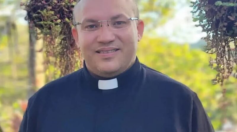Padre Arileudo Machado