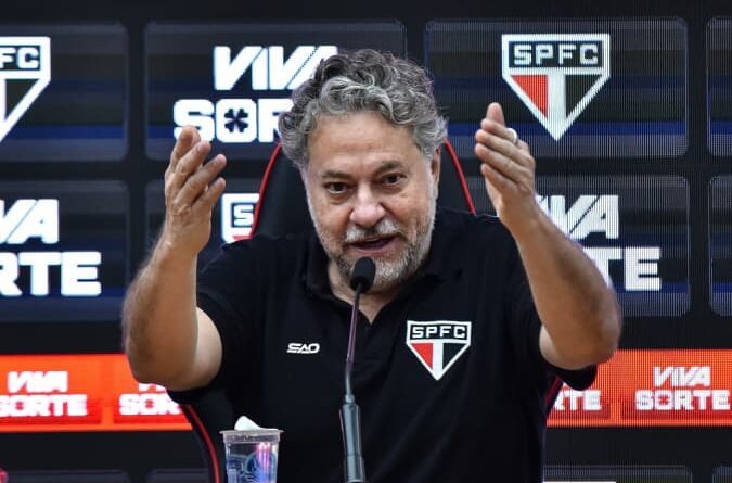 Sede do São Paulo Futebol Clube e estádio do Morumbi em destaque durante investigação sobre movimentações financeiras suspeitas.
