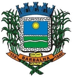Bandeira e brasão do município de Barbalha, no Ceará, símbolos oficiais da cidade